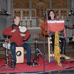 Neunkirchen Seelscheider Gospelnacht 2013 Kwa moyo, mit Jan-Philipp Tödte ( Talking drum) und Ate Damm (Gitarre und Gesang)