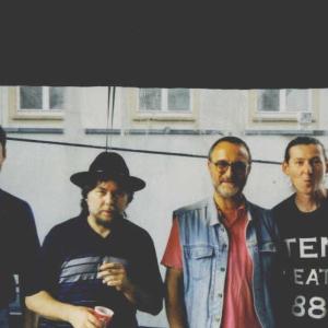 Hier ein Schnappschuß vom Kunstfest Weimar 2002...Paule, Rolli, Milan & Micha