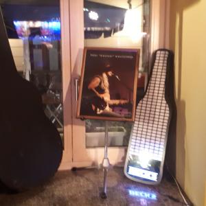 hier ein Foto vom guten Peter "Kautzer" Kautzleben...dieser Ausnahmemusiker ist viel zu Früh gegangen