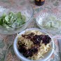 ...immerhin schon mit Salat...