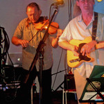 Micha von Dogma'n lauscht der Violine