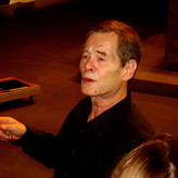 Wolfgang Helbich dirigiert das AV in der Stiftskirche Stuttgart