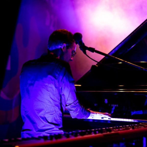 © Wojtek Kornet (2021)