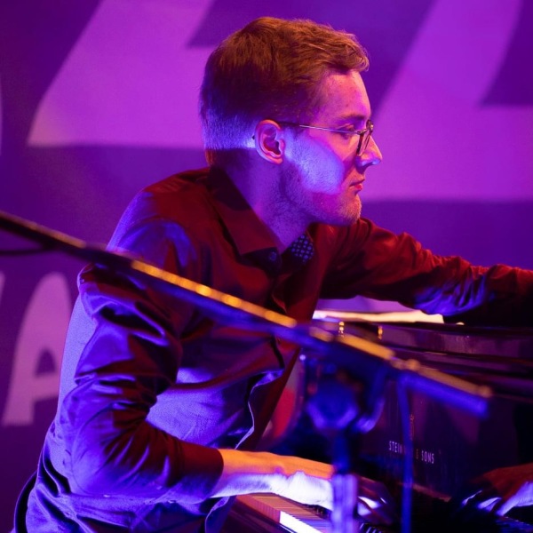 © Wojtek Kornet (2021)