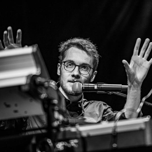 © Szymon Ratajczyk (2023)