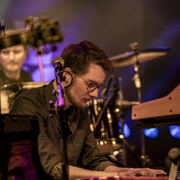 © Adrian Biatel