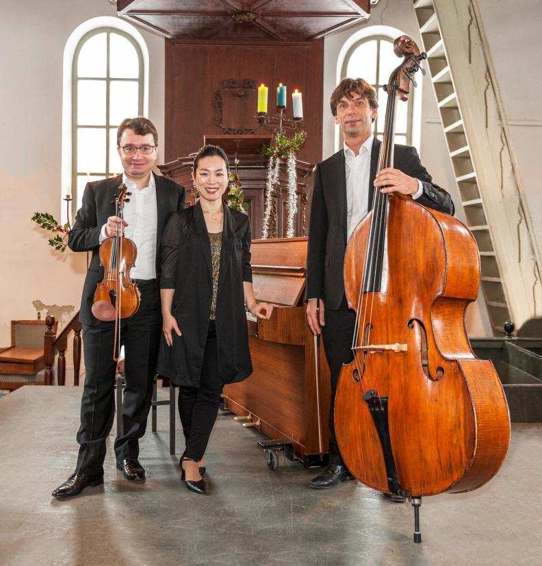 NNO piano trio from Vivaldi to Jazz Sergei Bolotny violin Sven Otte double bass Keiko Sakuma piano