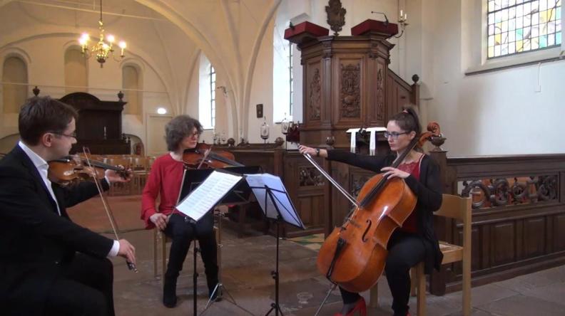 String Trio Sergei Bolotny violin Ulrike Adam viola Noelle Weidmann cello String Trio Sergei Bolotny violin Ulrike Adam viola Noelle Weidmann cello