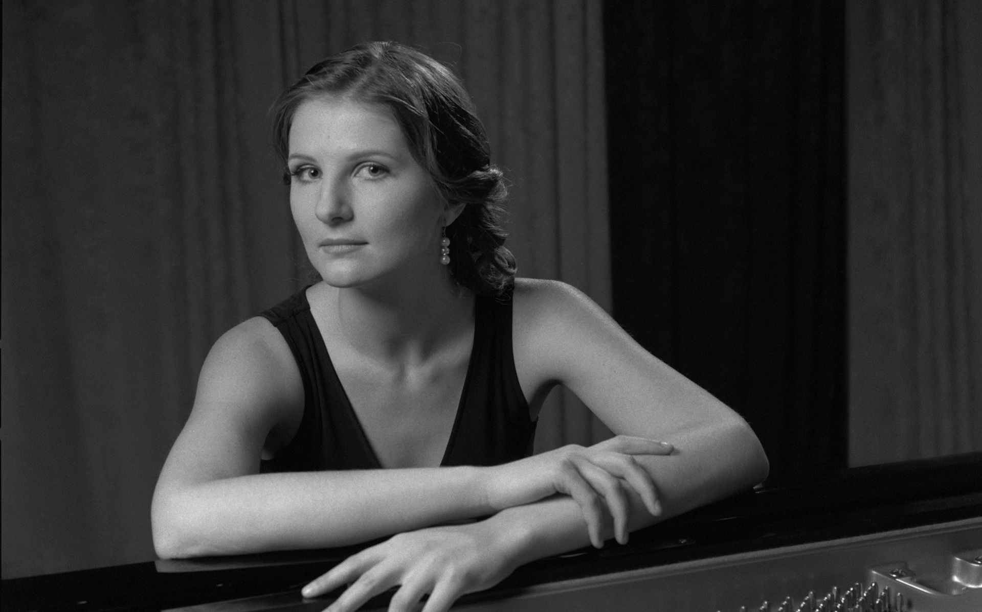 Tamara Serikova | pianist | Vita