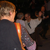 Ein schöner Rücken kann auch entzücken - schaut man Helga über die Schulter, entdeckt man Uli in voller Aktion