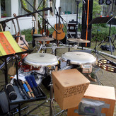 Das Büro des Percussionisten Sebastian Fuhrmann -mit Blick auf die Band