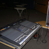 ... ein passables Floß ab, auf dem der Techniker während der Überfahrt ruhte