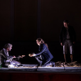 Premiere „Fidelio“ - Brad Cooper (Florestan), Larissa Angelini (Leonore), Bartosz Szulc (Rocco) © Uwe Hauth 