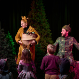 Larissa Angelini (Frau Immergrün), Denis Maurer (Felix) © Maria Cheilopoulou 
