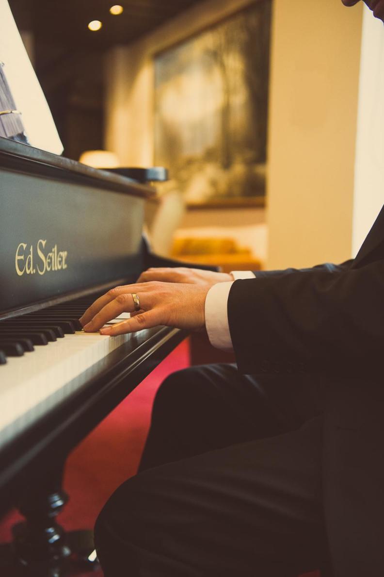 Klavierspieler München Bayern Hotel Pianist Barpianist Barpiano Barmusik