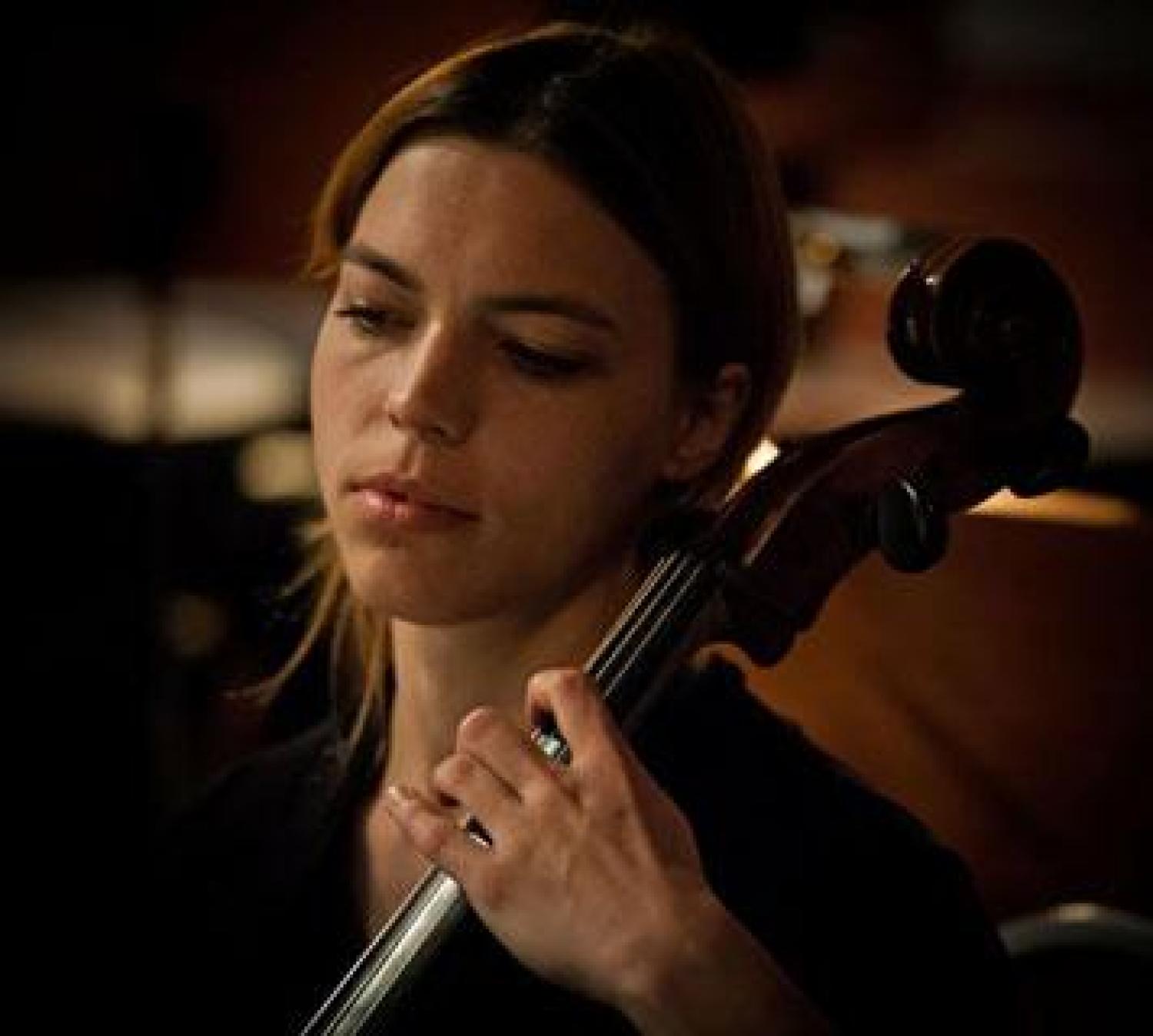 Theresia Kainzbauer, Violoncello, Barockcello, Streicherklasse Theresia Kainzbauer, Violoncello, Barockcello, Streicherklasse