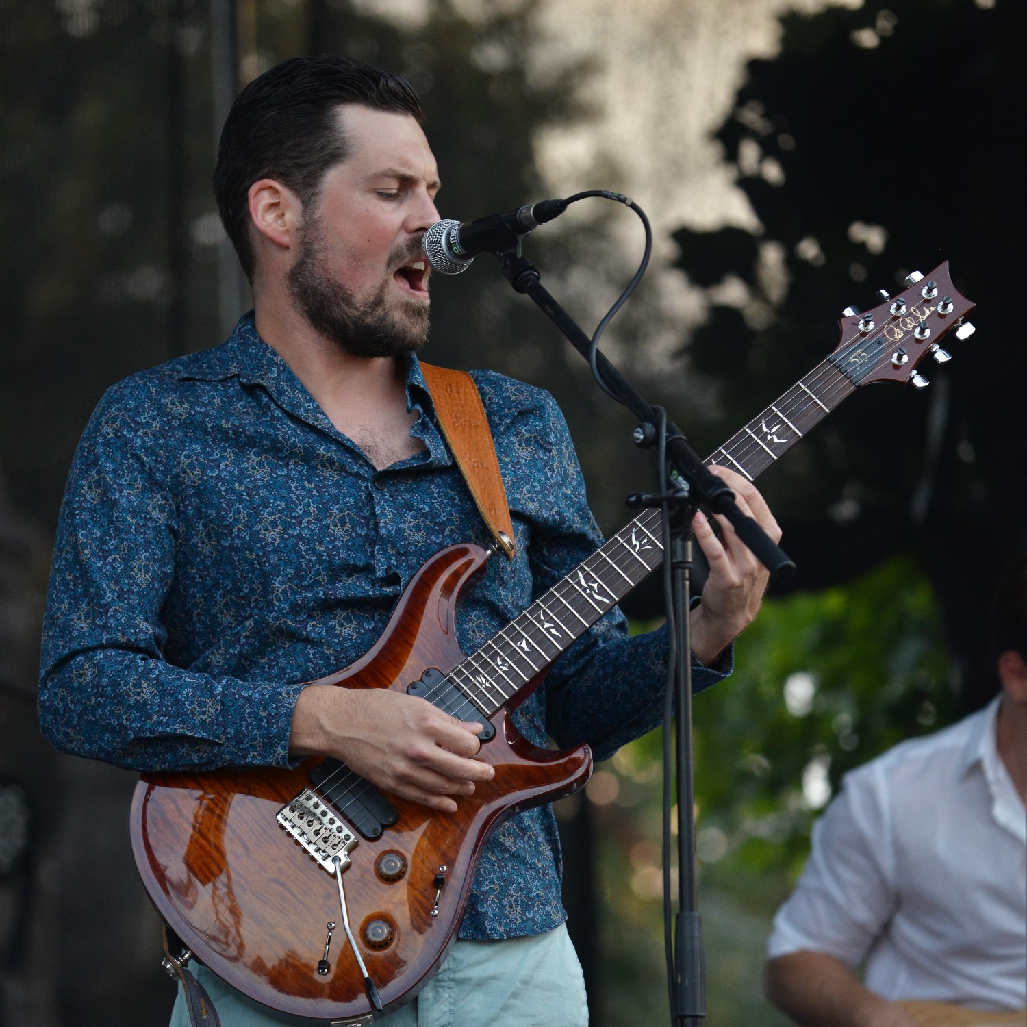Maxime Bezençon, E-Gitarre, Gitarre