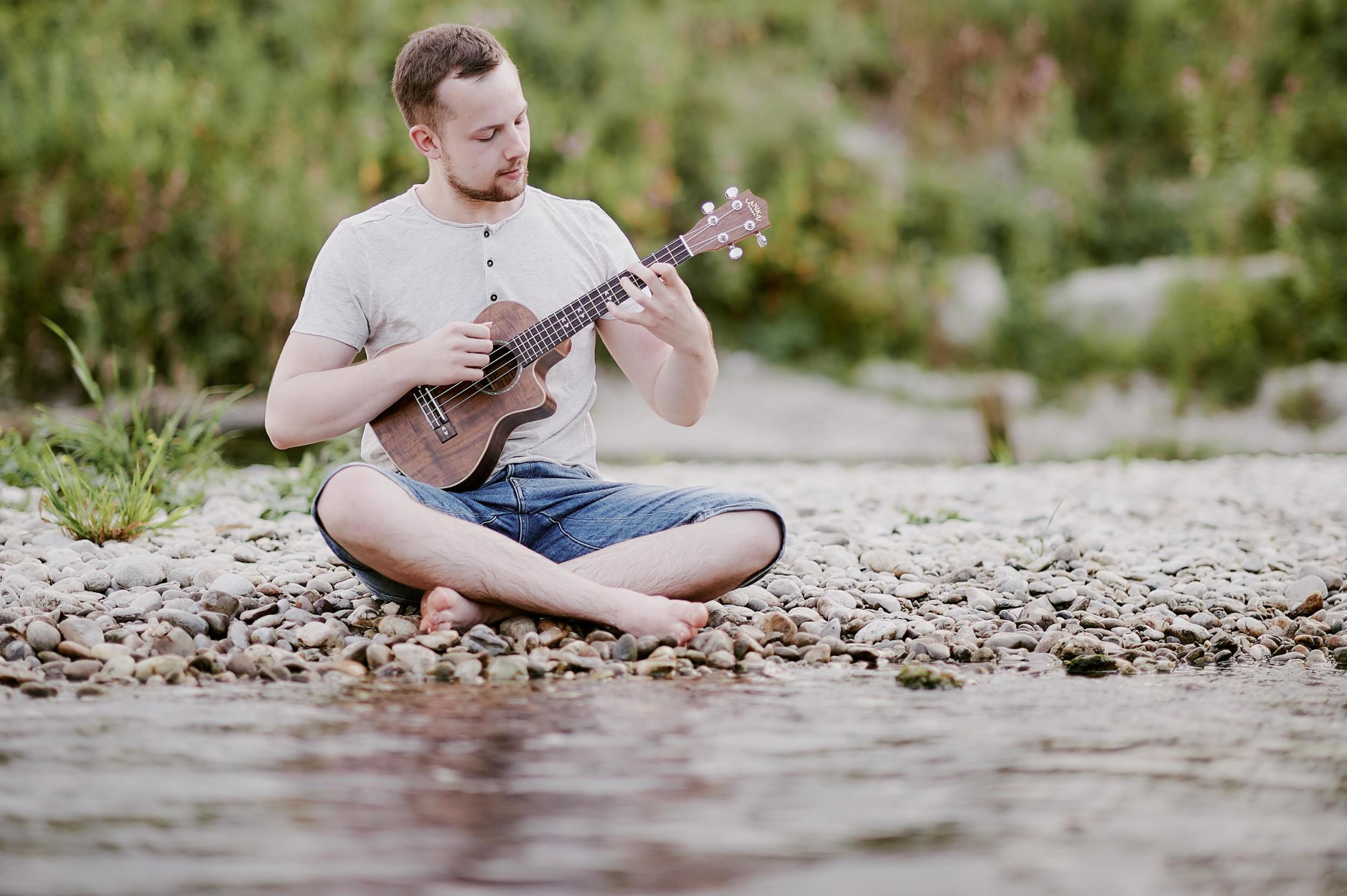 free ukulele lessons