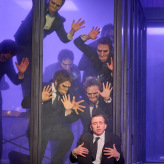 Alcina am Volkstheater Rostock (Rolle: Ruggiero, Foto: Mirco Dalchow, mit den Herren des Opernchores des Volkstheaters Rostock)
