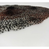 2024-11-08 (solange ich Menstruationsblut produziere, arbeite ich damit) Serie Archipel- techn. Support Richard Stöhr