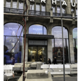 2024-10-14 (solange ich Menstruationsblut produziere, arbeite ich damit) Serie Hamburg City Alsterhaus- techn. Support Richard Stöhr