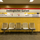 2025-08-09 (solange ich Menstruationsblut produziere, arbeite ich damit) Serie BVG Richtung Charlottenburg 