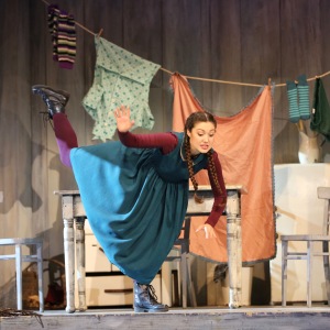 Als Gretel in E. Humperdincks "Hänsel und Gretel" (Hessisches Staatstheater Wiesbaden). © De-Da Productions.