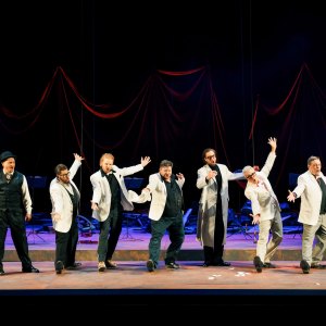 TANNHÄUSER - Badisches Staatstheater Karlsruhe 2024 (mit im Bild: Ks. Konstantin Gorny, Nutthaporn Thammati, Michael Weinius, Ks. Armin Kolarczyk, Ralf Lukas und Ks. Klaus Schneider) - © Felix Grünschloß